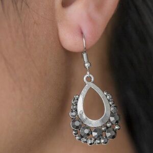 NWT Paparazzi Table for Two Silver Hoop Earrings